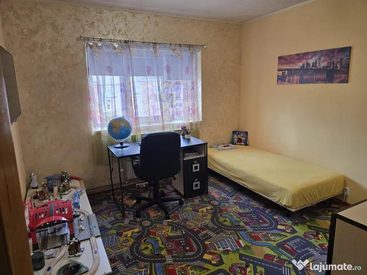 Apartament cu 4 camere decomandat, mobilat în Vladimirescu