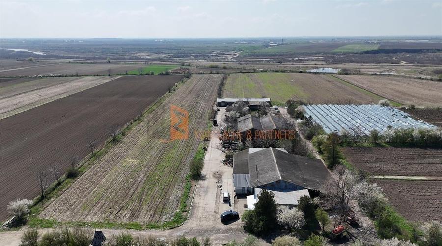 Spațiu industrial, de 2,096 mp, în Scurtești
