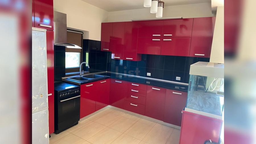 Casă individuală cu 5 camere cu Teren 692 Mp în Ghercești