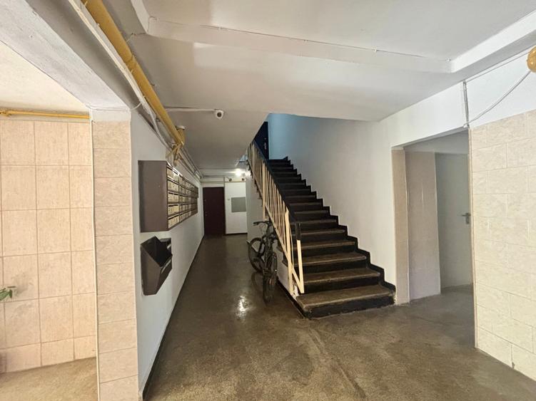 Apartament cu 4 camere decomandat în Iancului