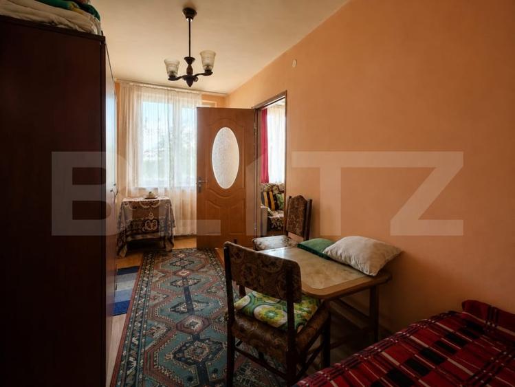 Apartament cu 3 camere semidecomandat în 22 Decembrie