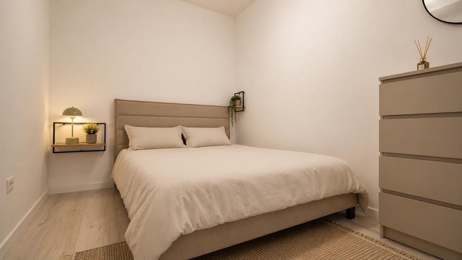 Apartament cu 2 camere decomandat, mobilat în Parcul Carol