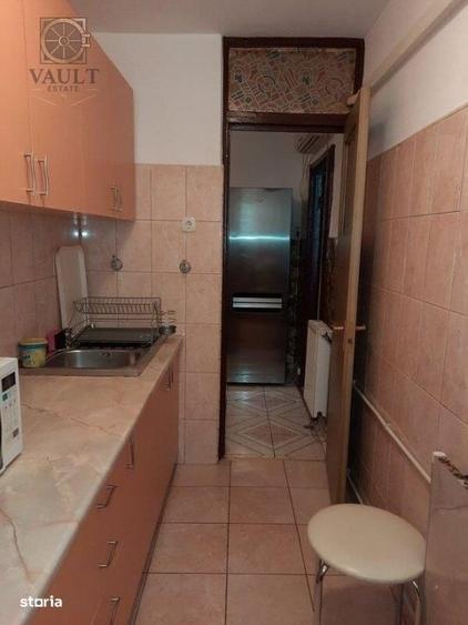 Garsonieră decomandată în Titan