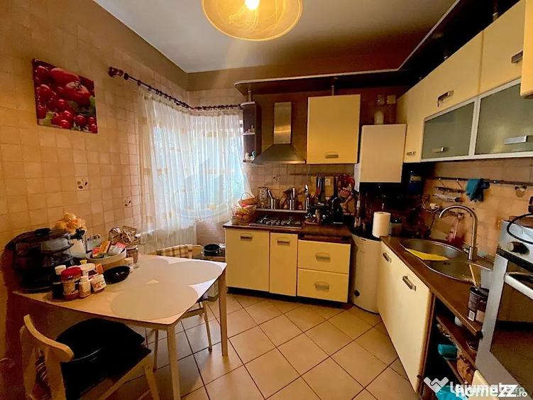 Casă cu 5 camere cu Teren 270 Mp în Dămăroaia