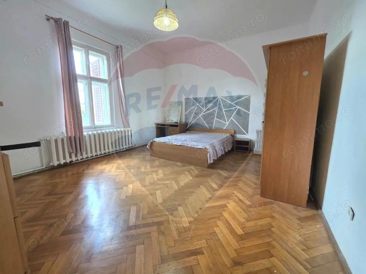 Apartament cu 3 camere decomandat, mobilat în Vitrometan
