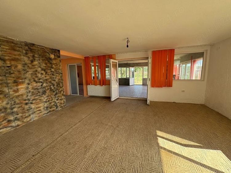 Casă cu Teren 1260 Mp în Făcăeni