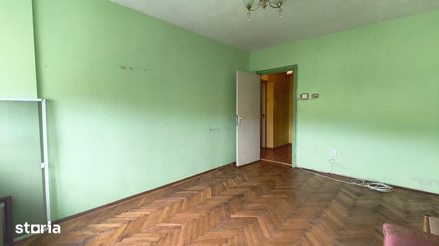 Apartament cu 3 camere decomandat în Central