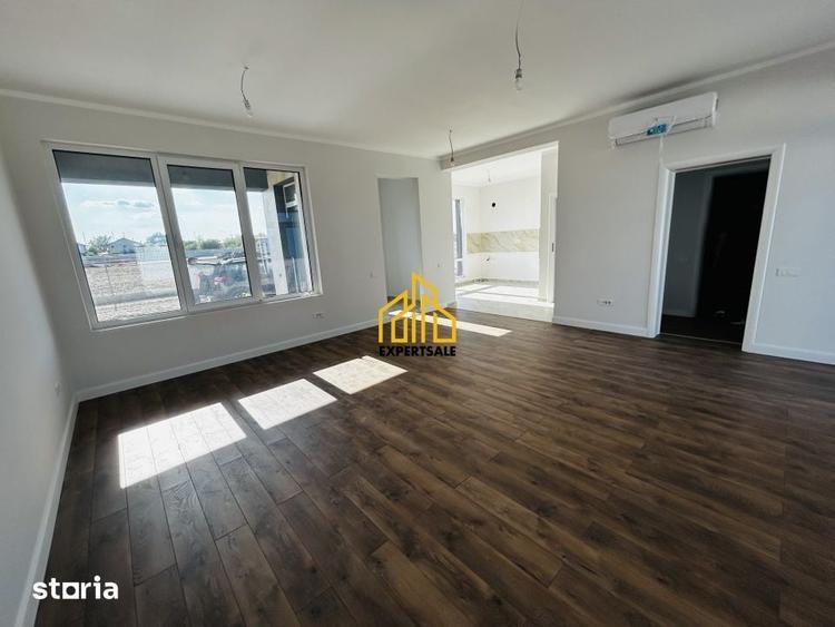 Casă cu 4 camere cu Teren 400 Mp în Clinceni