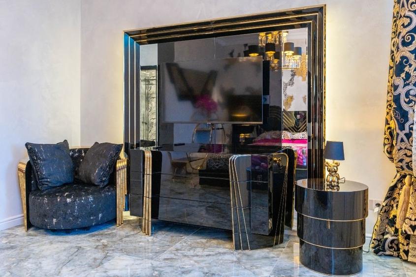 Apartament cu 4 camere decomandat, mobilat în Central