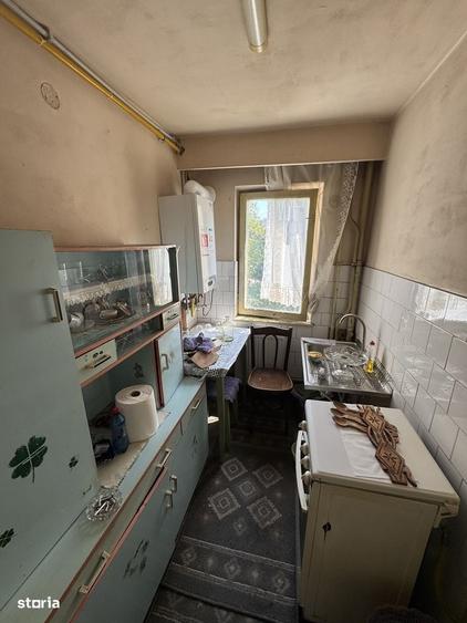 Apartament cu 3 camere semidecomandat în Exterior Vest