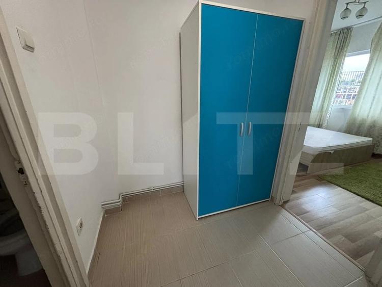Apartament cu 3 camere decomandat în Filiași
