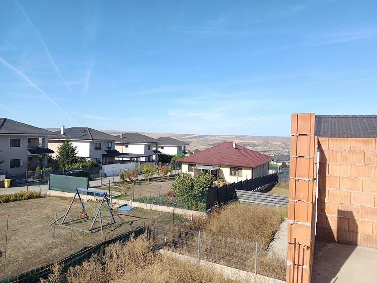 Teren de 500 mp, în Dezmir