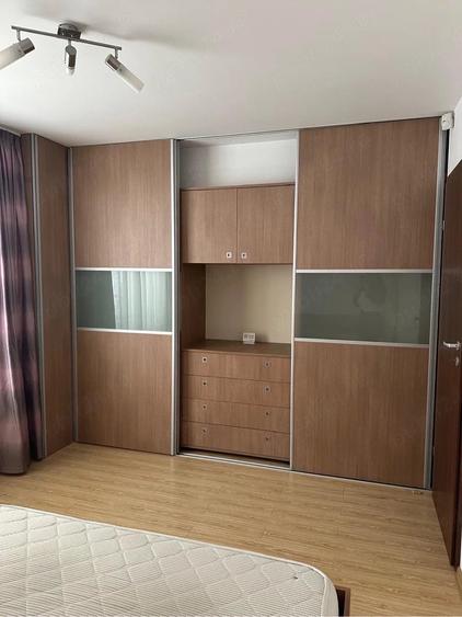 Apartament cu 3 camere semidecomandat în 1 Decembrie 1918