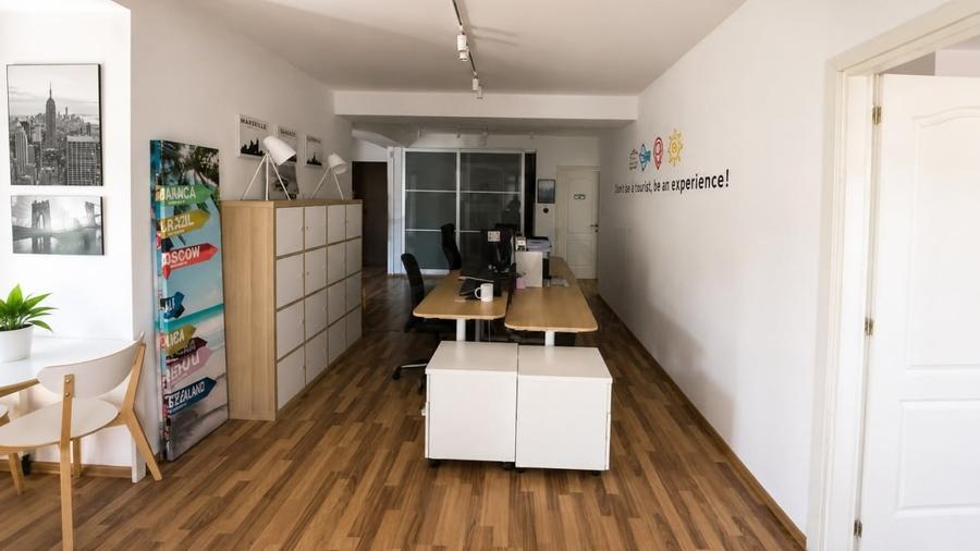 Apartament cu 3 camere decomandat în Dorobanți