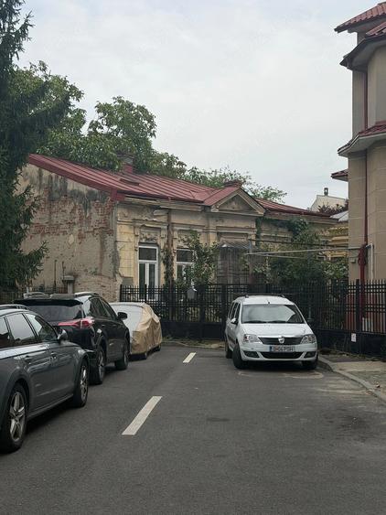 Casă cu Teren 100 Mp în Victoriei