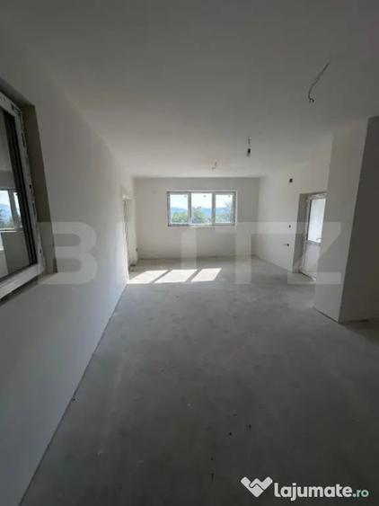 Casă cu 4 camere cu Teren 500 Mp în Central