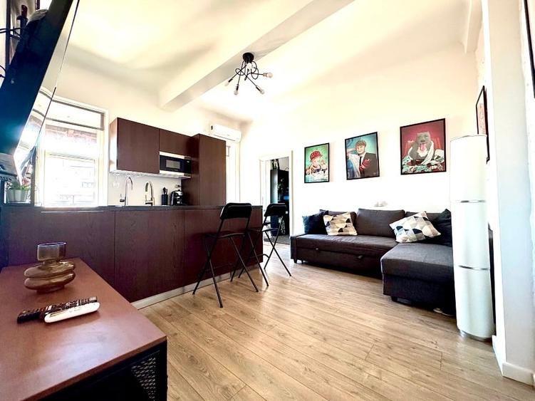 Apartament cu 2 camere semidecomandat, mobilat în P-ța Romană