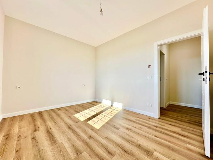 Duplex cu 4 camere cu Teren 300 Mp în Moșnița Nouă