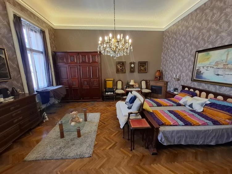 Apartament cu 3 camere semidecomandat în Central