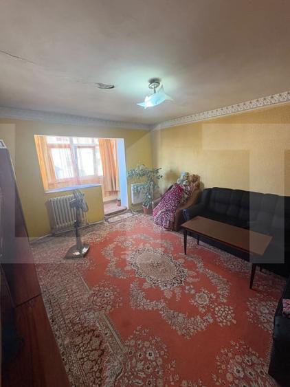 Apartament cu 3 camere decomandat, mobilat în Sud-Vest