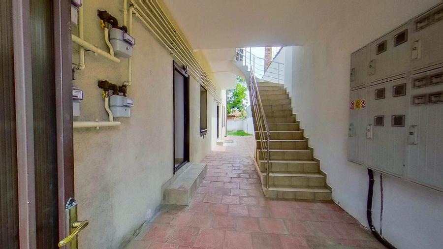 Casă individuală cu 10 camere cu Canalizare în Blumăna