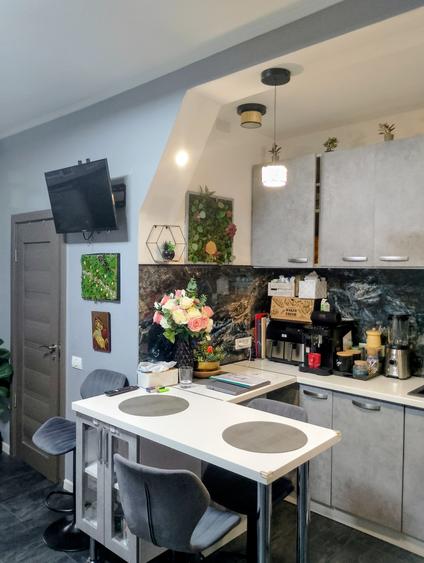 Apartament cu 2 camere decomandat în Take Ionescu