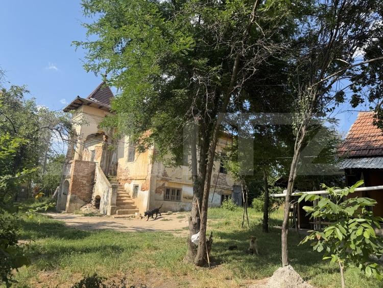 Casă individuală cu 8 camere cu Teren 1200 Mp în Șimnicu de Sus