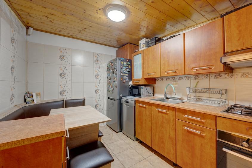 Casă cu 5 camere cu Teren 168 Mp în Băneasa