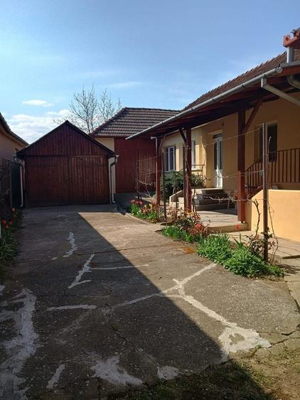 Casă individuală cu 3 camere cu Canalizare în Suplacu de Barcău