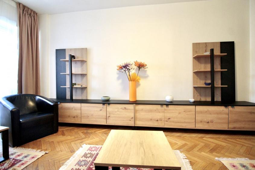 Apartament cu 3 camere, mobilat în Bucur Obor
