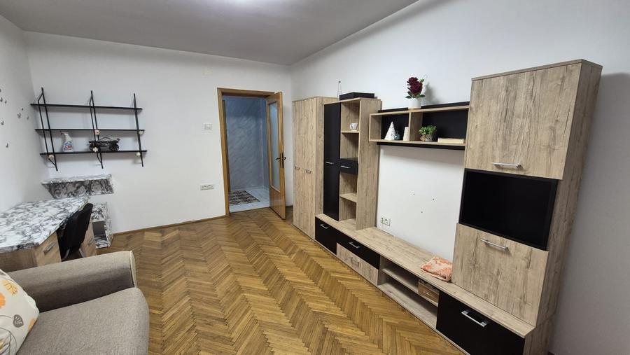 Apartament cu 3 camere decomandat în Țiglina 1