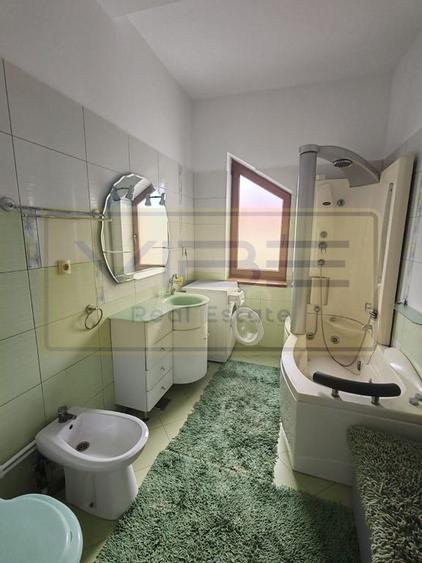 Casă cu 5 camere cu Canalizare în Moara de Vânt
