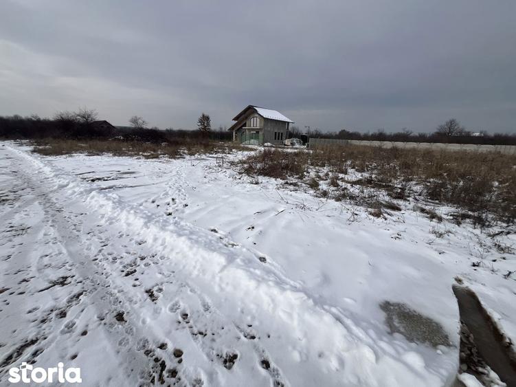 Teren de 800 mp, în Moșoaia