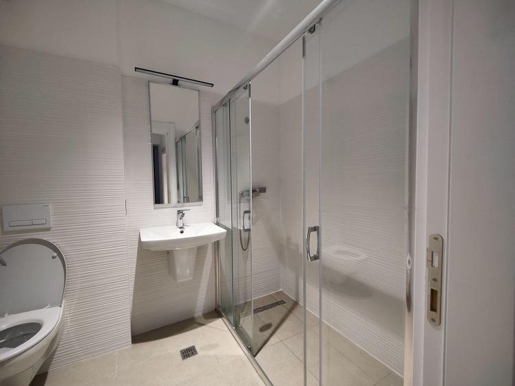 Apartament cu 2 camere decomandat în Est
