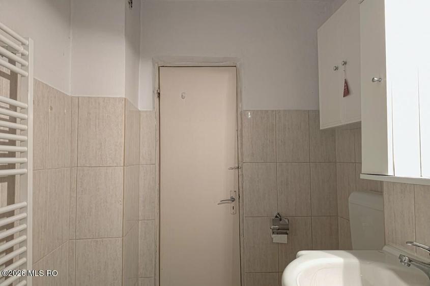 Apartament cu 3 camere decomandat, mobilat în Mehala