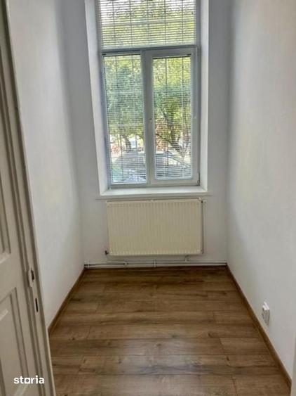 Apartament cu 5 camere în Centrul Civic