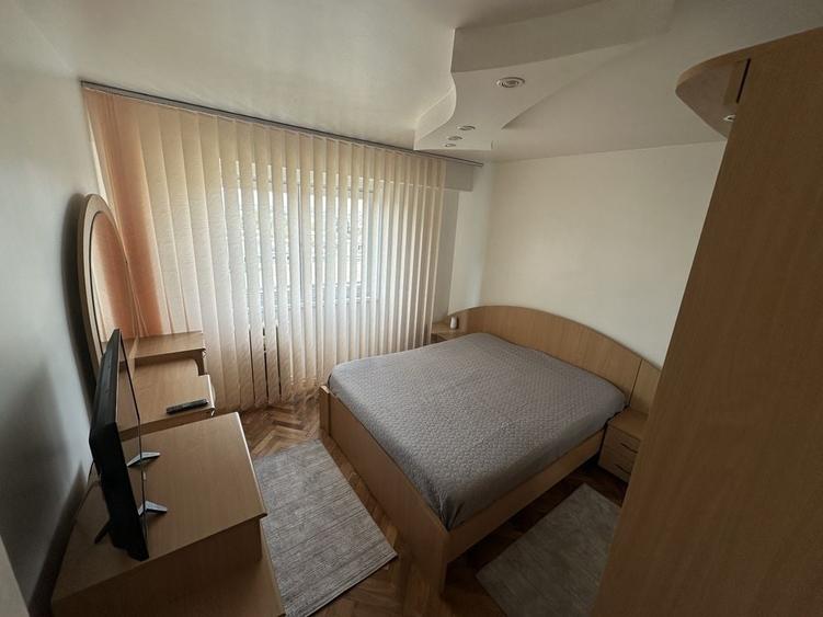 Apartament cu 2 camere decomandat în Casa de Cultură