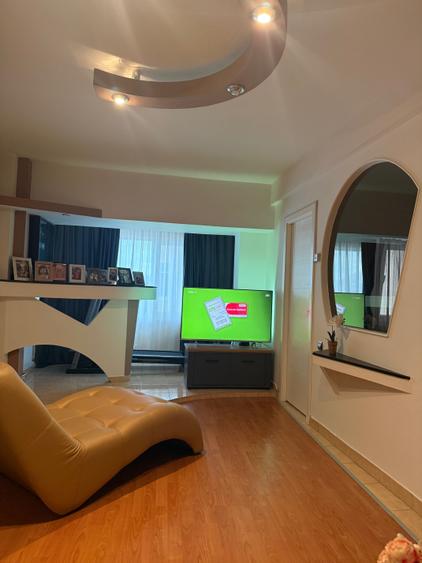 Apartament cu 3 camere decomandat în Ștefan cel Mare