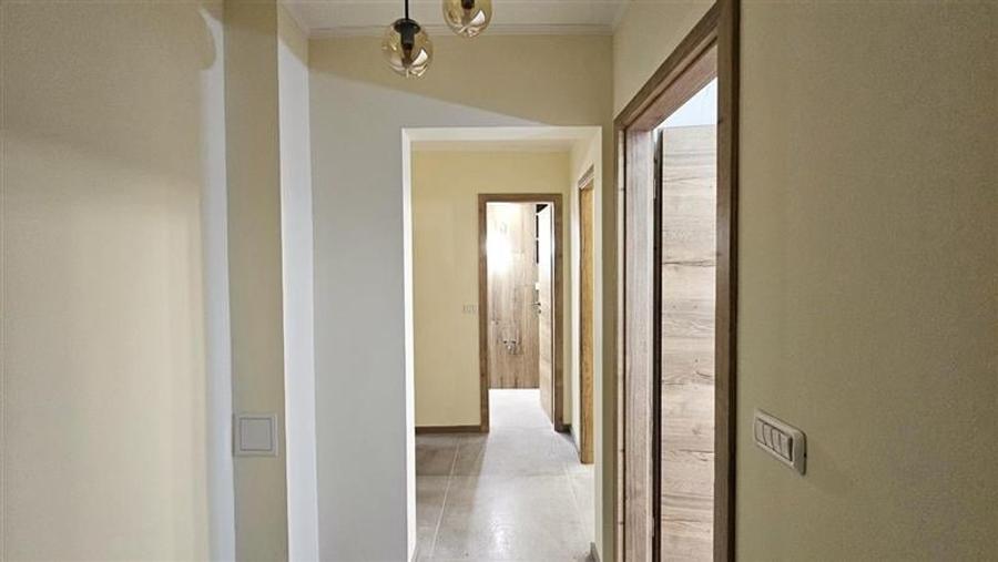 Apartament cu 3 camere decomandat în Complex Studențesc