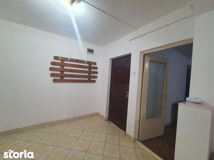 Apartament cu 2 camere, mobilat în Central