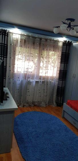Apartament cu 3 camere decomandat în Exterior Vest