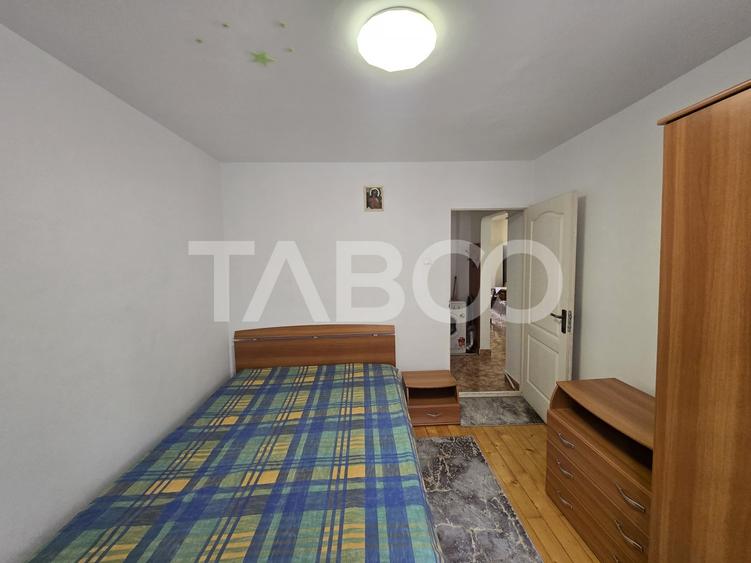 Apartament cu 2 camere decomandat, mobilat în Vasile Aaron