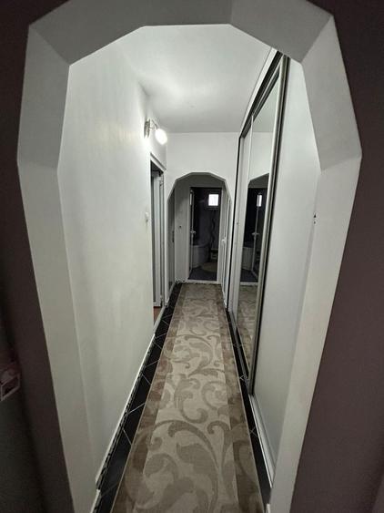 Apartament cu 3 camere decomandat în Micro 17