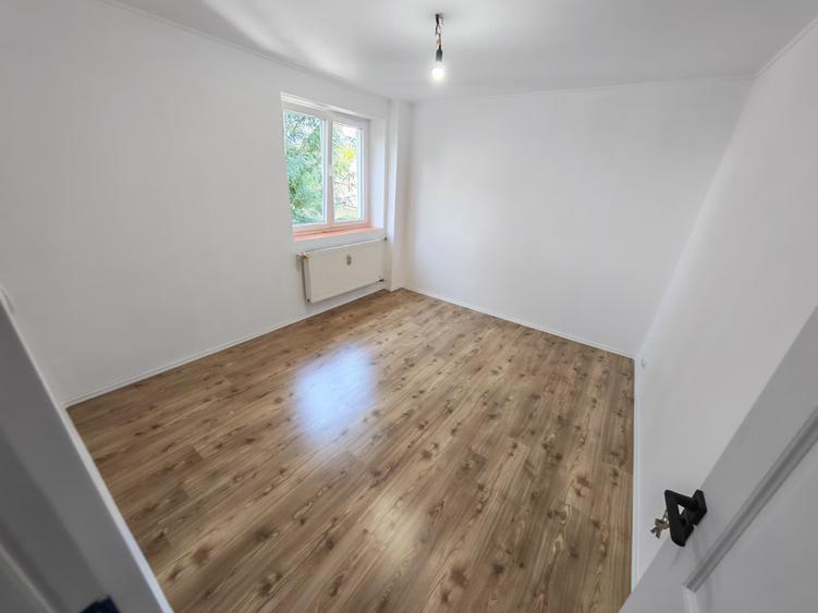 Apartament cu 2 camere semidecomandat în Titan