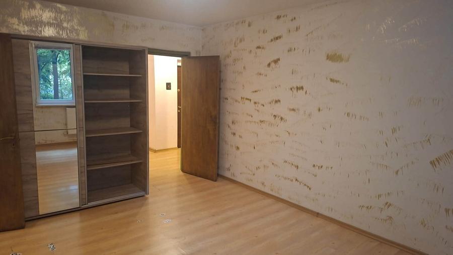 Apartament cu 3 camere decomandat în Dristor