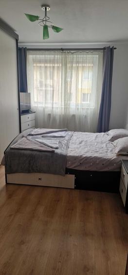 Apartament cu 3 camere decomandat în Hipodrom 3