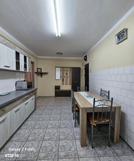 Apartament cu 2 camere semidecomandat în Nufărul