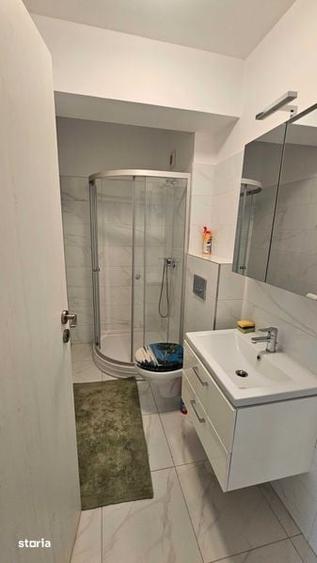 Apartament cu 3 camere decomandat în Berceni