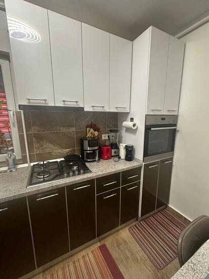Apartament cu 2 camere decomandat, mobilat în Metalurgiei