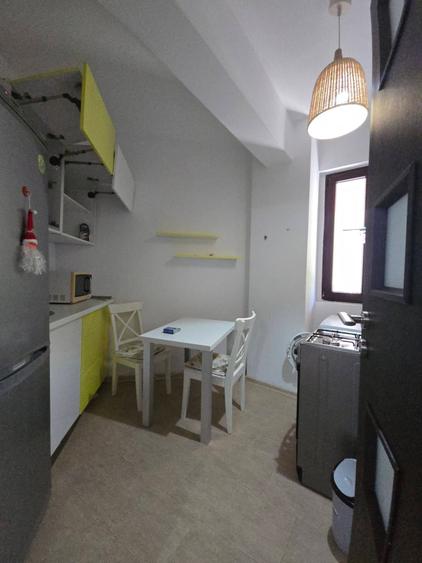 Garsonieră decomandată în Dobroești